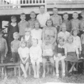 School group, Tinbeerwah State School, Tinbeerwah, 1941
