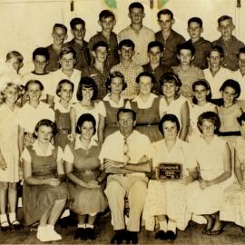 Class photo, Grade 8, Pomona State School, Pomona, 1960