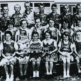 Class photo, Grade 5, Pomona State  School, Pomona, 1964