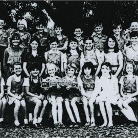 Class photo, Grade 5, Pomona State  School, Pomona, 1971
