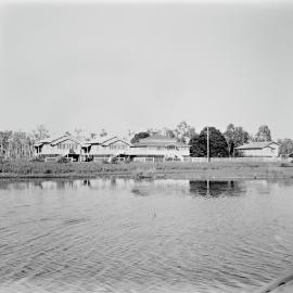 Dwellings and accommodation, Gympie Terrace, Noosaville, 1954