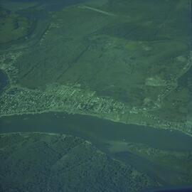 Aerial view, Gympie Terrace, Noosaville, 1981