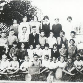 School group, Cooroy West State School, Cooroy, 1930