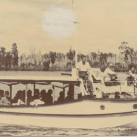 Boating party, Noosa River