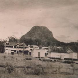 Pomona Hotel and Pomona Railway Station, Pomona, 1949