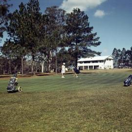 Golfers & Tewantin-Noosa Golf Course and clubhouse, Tewantin