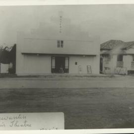 Mayfair Theatre and Lionel Donovan's house, Tewantin, ca 1940