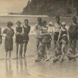 Bathers, Noosa Main Beach, Noosa Heads, people unknown 