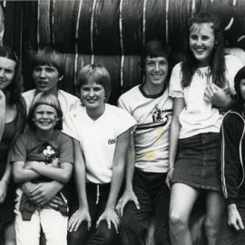 Family group, Kin Kin
