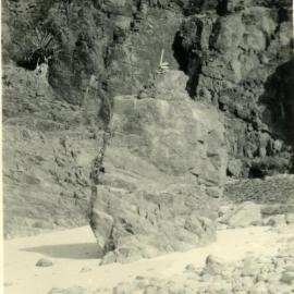 Cook's Monument, Monument Cove, Noosa National Park, Noosa Heads, 1952