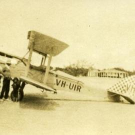 Bi-Plane 'Sea Eagle', Noosa Main Beach, Noosa Heads, 1930s
