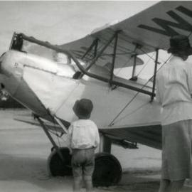 Bi-Plane 'G-AUGH'  the Wunda, Noosa Main Beach, Noosa Heads, 1930s