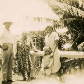 Charlie Freeman, Harriet Freeman, Doris Speers and Betty Freeman, 'Noosa Vale', Noosa Heads