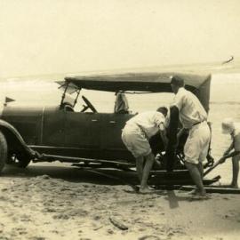 Bogged vehicle, Noosa North Shore