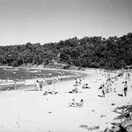 Beachgoers, Noosa Main Beach, Noosa Heads, 1970