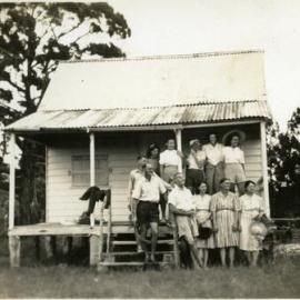 Daytrippers, Honeymoon Cottage, Noosa Hill, Noosa Heads, 1947