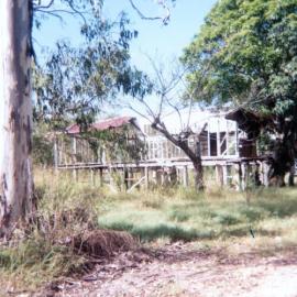 Derelict house, Lake Weyba Drive, Noosaville, 1985