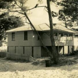 Beachview Flats, Hastings Street, Noosa Heads, late 1953