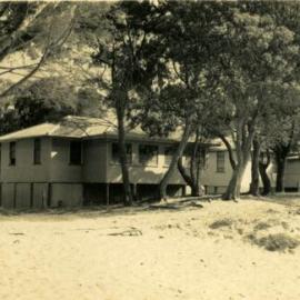 Beachview Flats, Hastings Street, Noosa Heads, late 1953