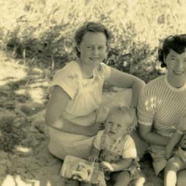 Delce Poole, Emma Freeman (back l-r) with Gaye Poole and Peter Freeman (Children l-r), Noosa Heads, 5 July 1953