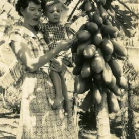 Emma and Peter Freeman, 'Pinevale', Bayview Road, Noosa Heads, 7 November 1954