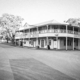 Country Life Hotel, 69 Main Street, Kin Kin, 31 May 2018